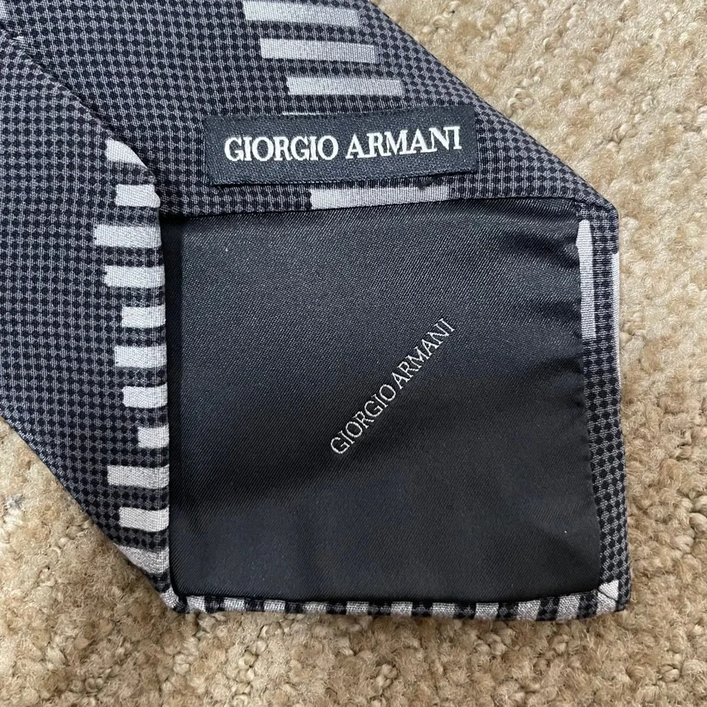 Giorgio Armani Silk Tie Designer Formal Gray Silver Geometric Bar Pattern Italy